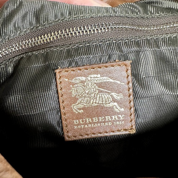 Burberry Quilted Light Brown Leather Brooke Hobo Shoulder Bag with Lock and key - Picture 12 of 16